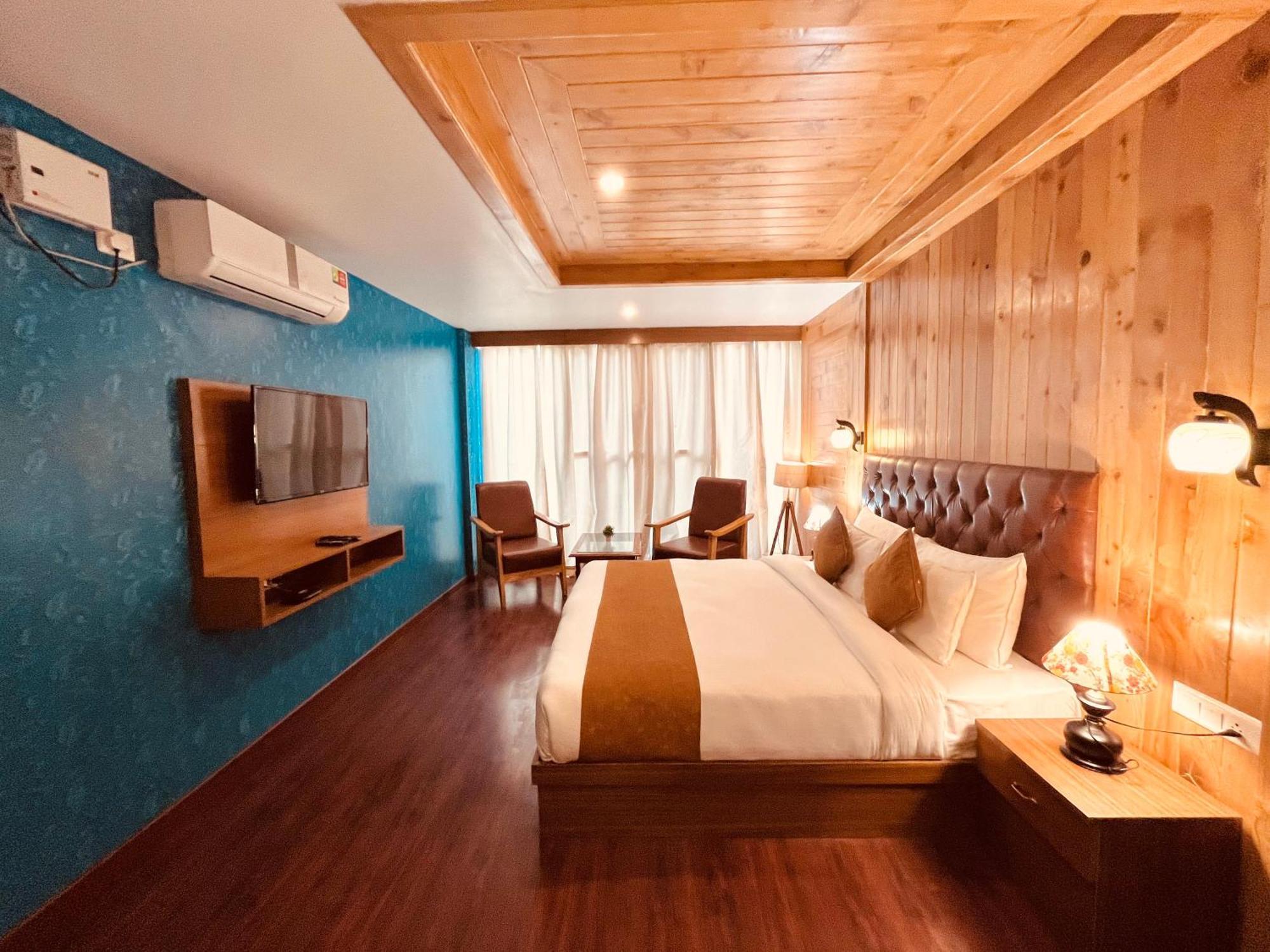Vista Resort, Manali - ! Near Mall Road !! Hot & Cold Ac Rooms !! Best Selling !! Big Parking !! Luxury Collection !! Open Terrace !! Lift !! Playing Zone !! Property Of The Year ! エクステリア 写真