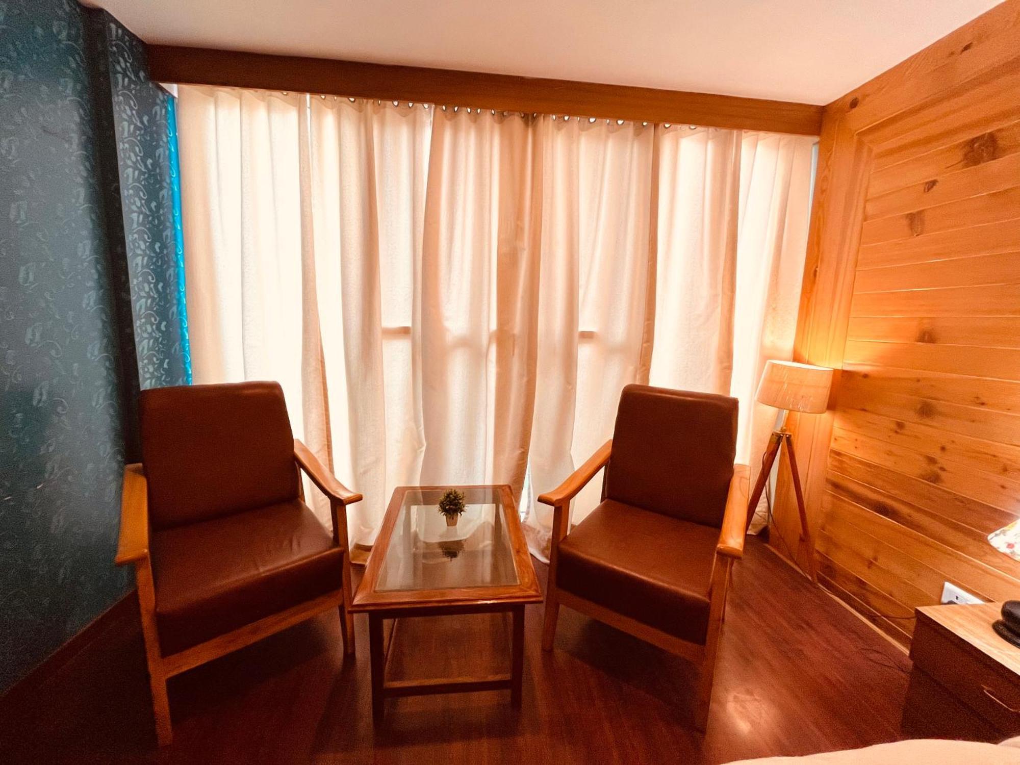 Vista Resort, Manali - ! Near Mall Road !! Hot & Cold Ac Rooms !! Best Selling !! Big Parking !! Luxury Collection !! Open Terrace !! Lift !! Playing Zone !! Property Of The Year ! エクステリア 写真