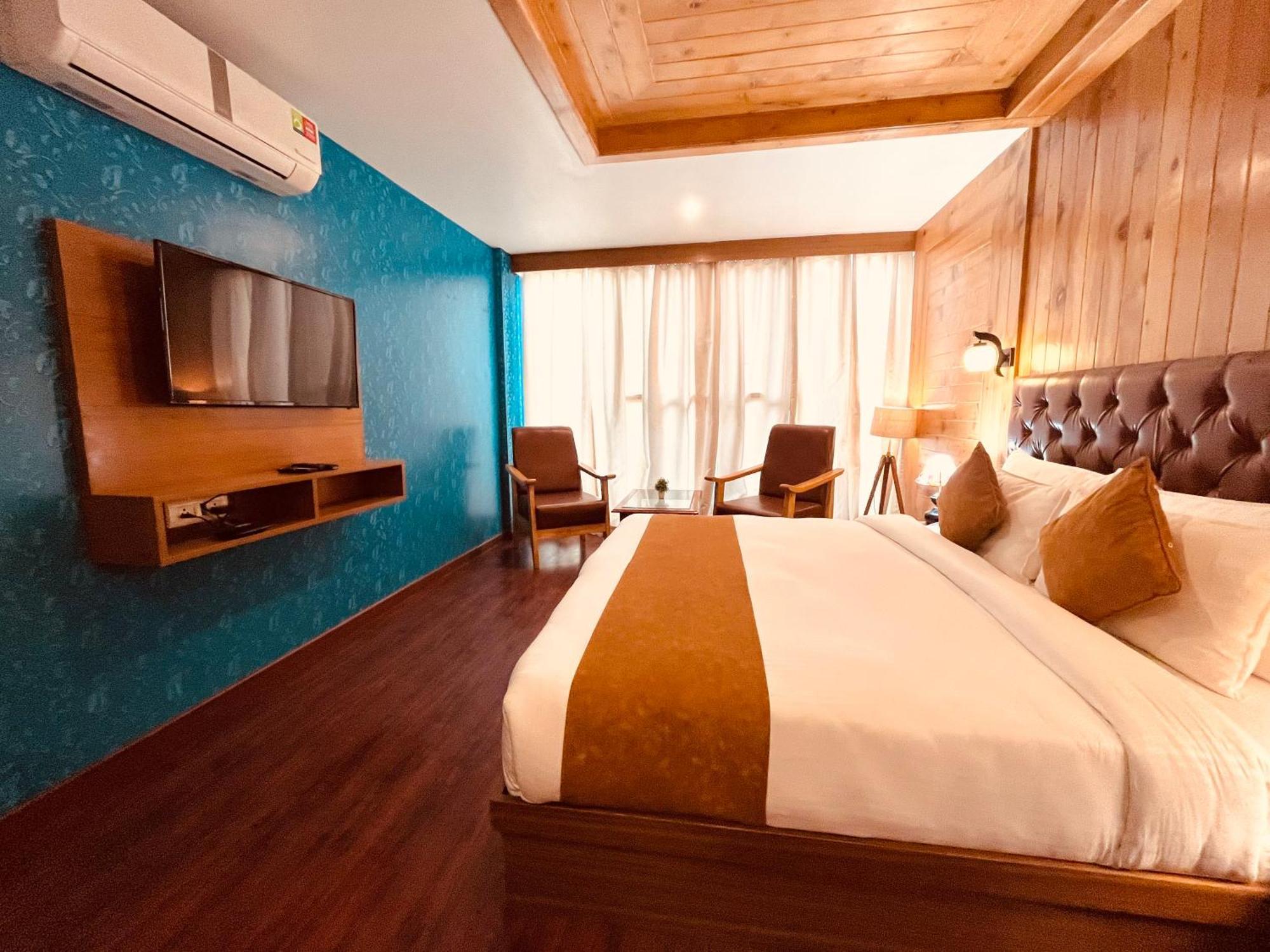 Vista Resort, Manali - ! Near Mall Road !! Hot & Cold Ac Rooms !! Best Selling !! Big Parking !! Luxury Collection !! Open Terrace !! Lift !! Playing Zone !! Property Of The Year ! エクステリア 写真