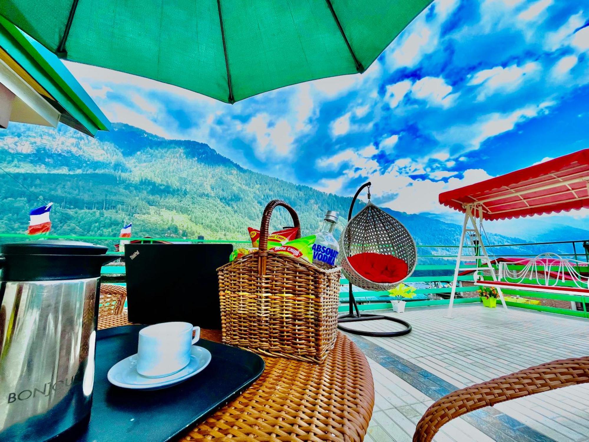 Vista Resort, Manali - ! Near Mall Road !! Hot & Cold Ac Rooms !! Best Selling !! Big Parking !! Luxury Collection !! Open Terrace !! Lift !! Playing Zone !! Property Of The Year ! エクステリア 写真