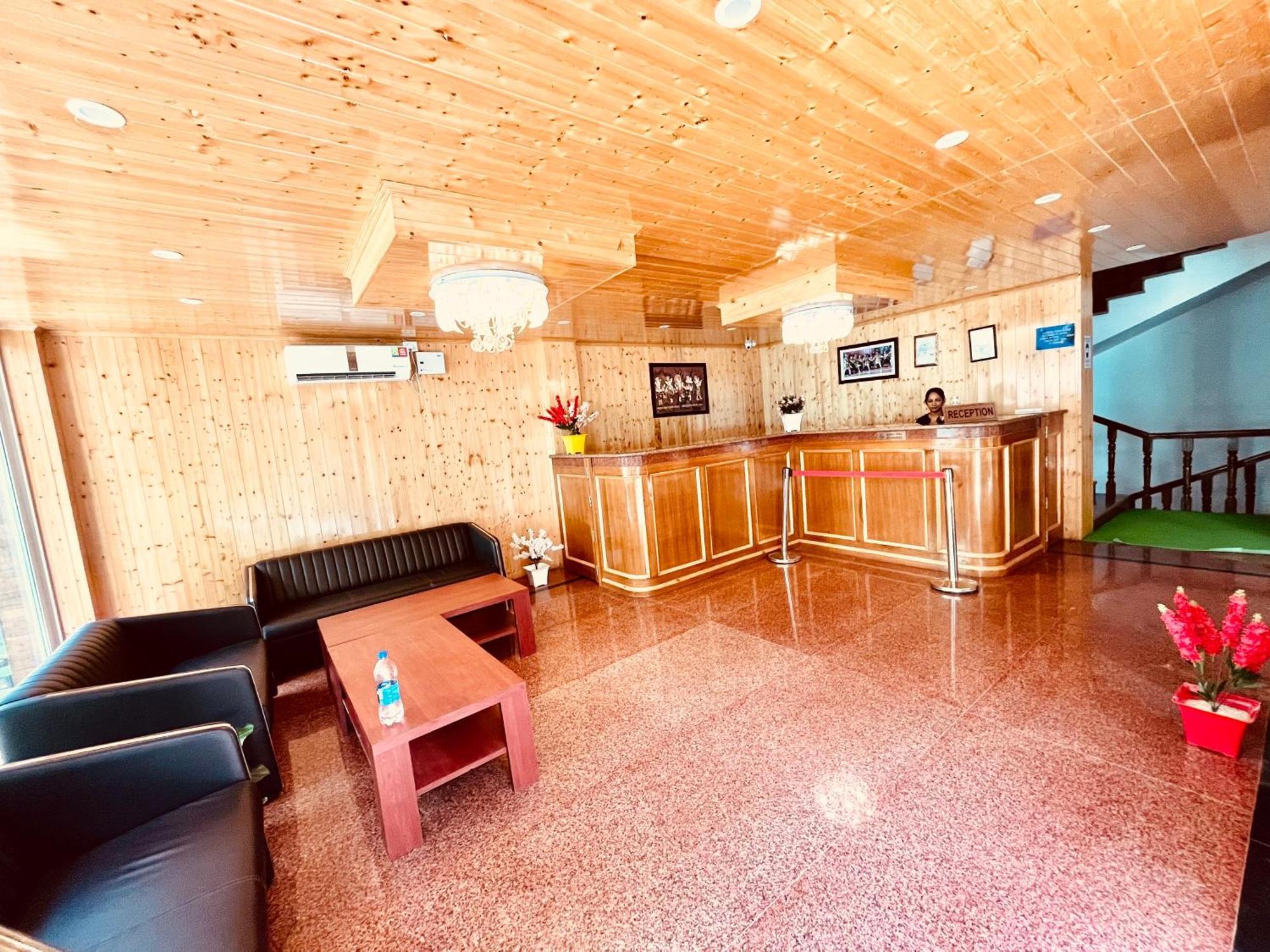 Vista Resort, Manali - ! Near Mall Road !! Hot & Cold Ac Rooms !! Best Selling !! Big Parking !! Luxury Collection !! Open Terrace !! Lift !! Playing Zone !! Property Of The Year ! エクステリア 写真