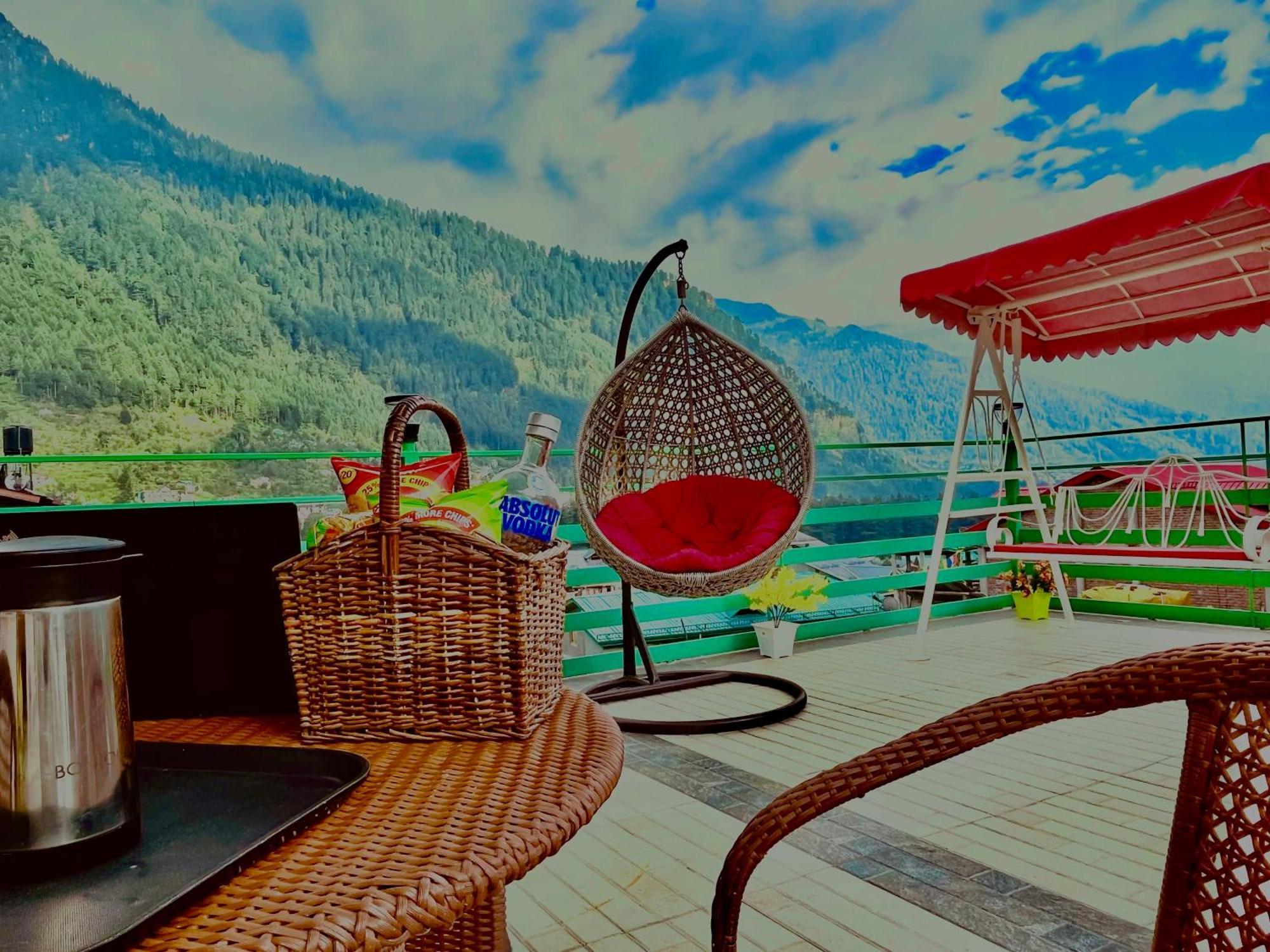 Vista Resort, Manali - ! Near Mall Road !! Hot & Cold Ac Rooms !! Best Selling !! Big Parking !! Luxury Collection !! Open Terrace !! Lift !! Playing Zone !! Property Of The Year ! エクステリア 写真