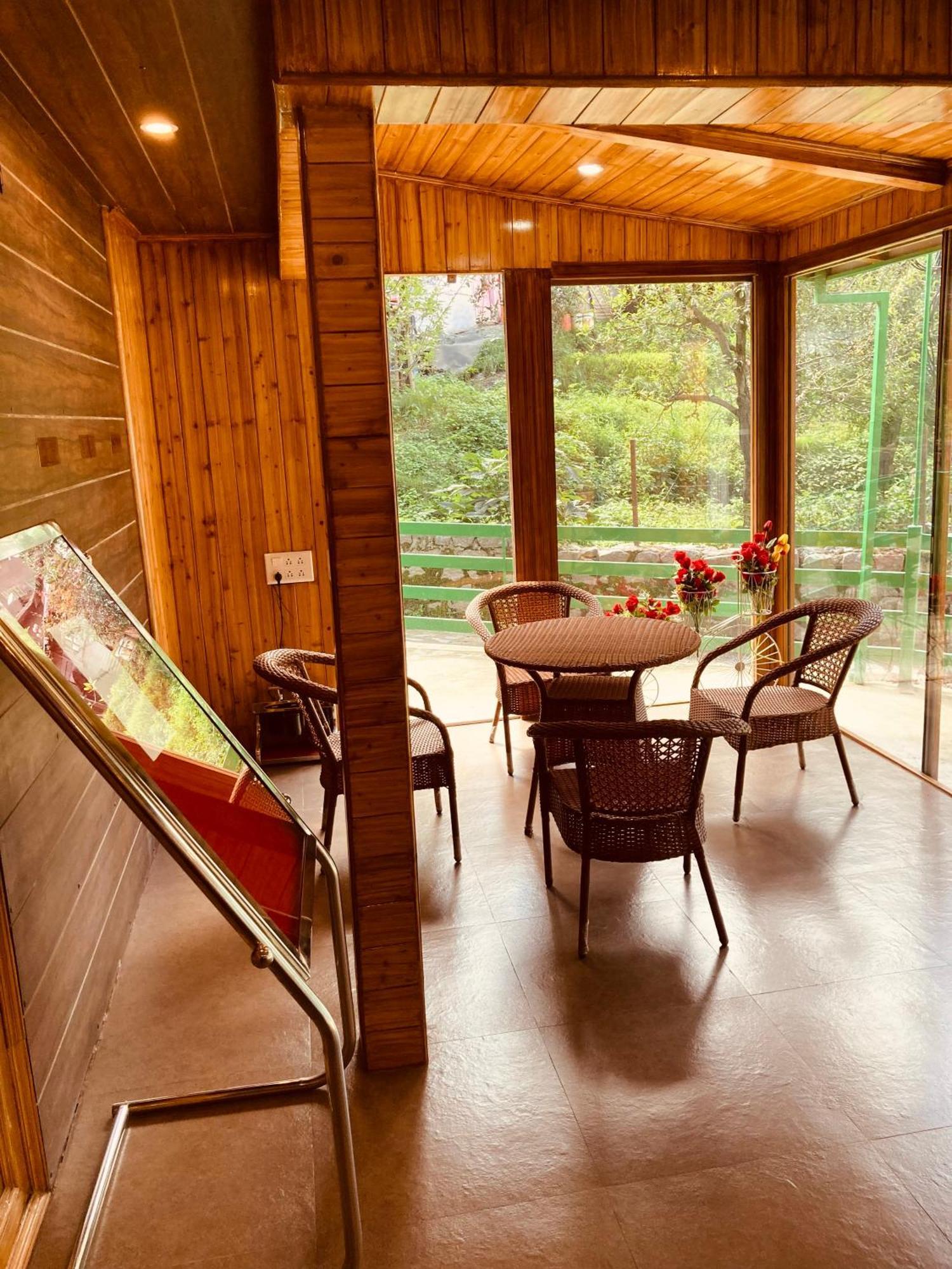 Vista Resort, Manali - ! Near Mall Road !! Hot & Cold Ac Rooms !! Best Selling !! Big Parking !! Luxury Collection !! Open Terrace !! Lift !! Playing Zone !! Property Of The Year ! エクステリア 写真