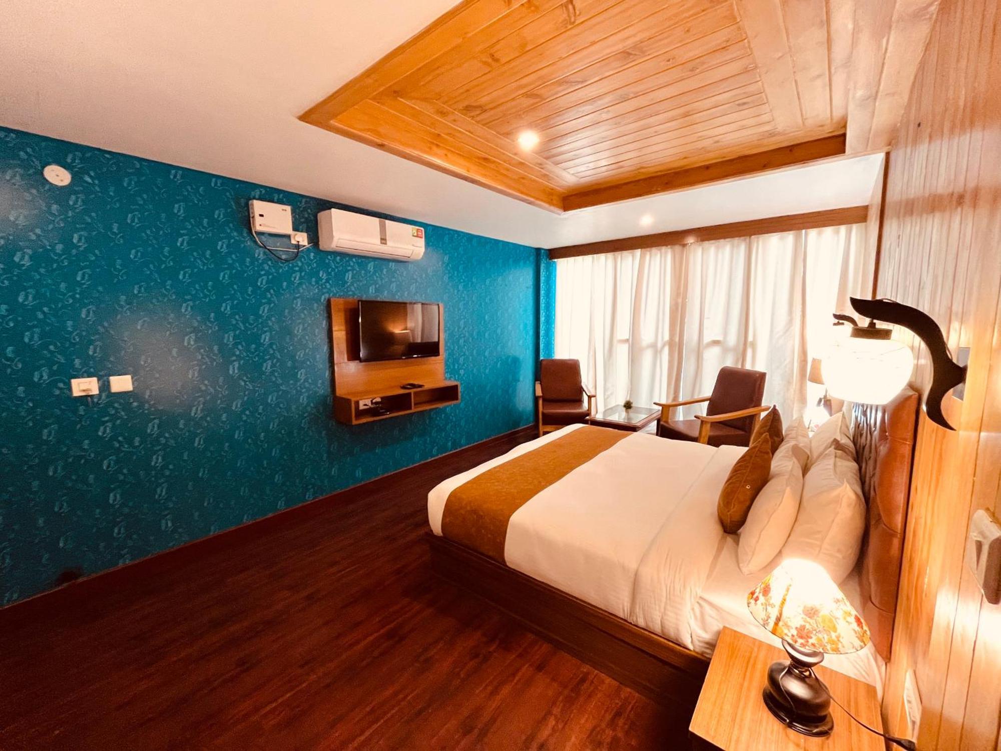 Vista Resort, Manali - ! Near Mall Road !! Hot & Cold Ac Rooms !! Best Selling !! Big Parking !! Luxury Collection !! Open Terrace !! Lift !! Playing Zone !! Property Of The Year ! エクステリア 写真