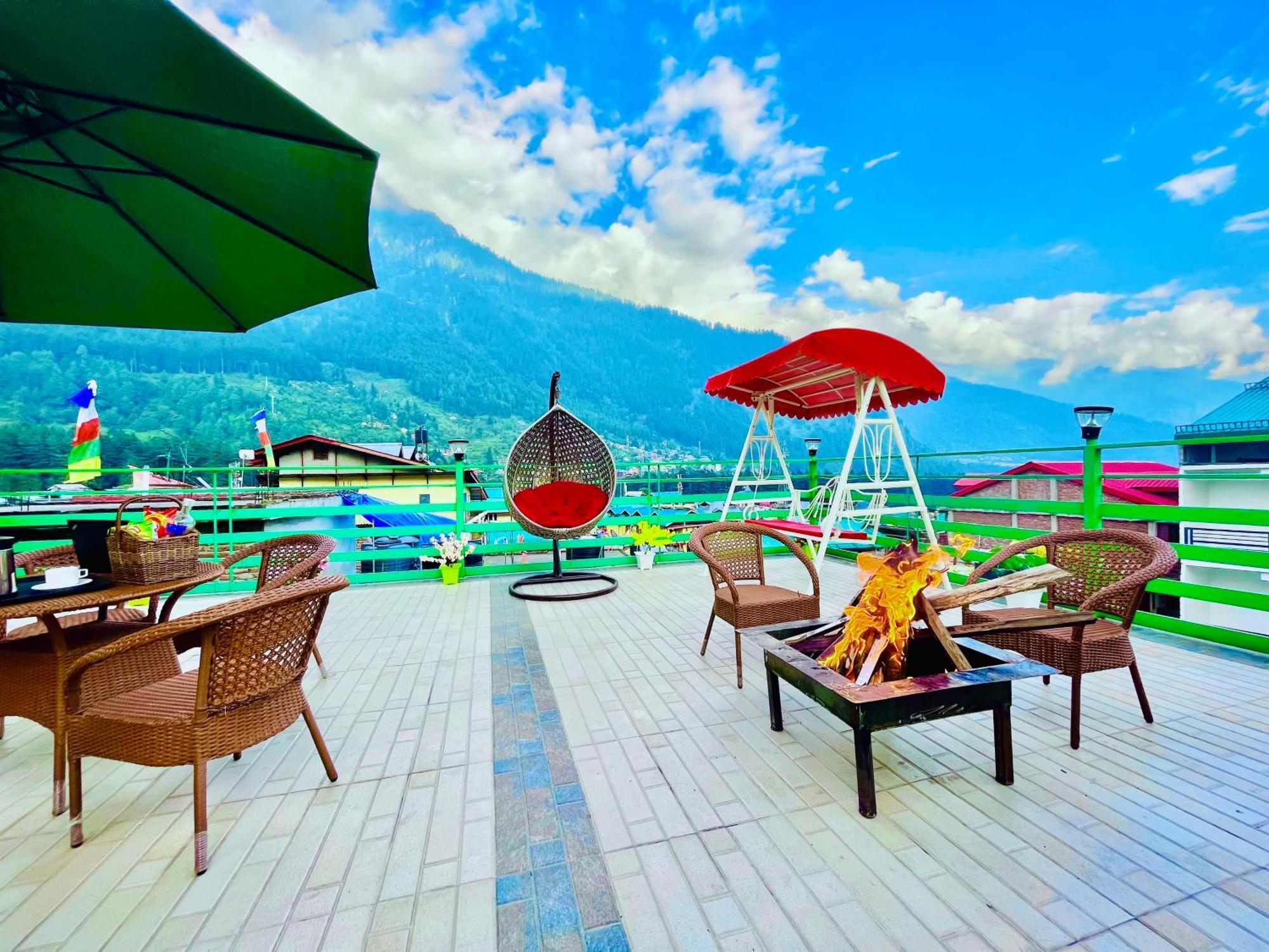 Vista Resort, Manali - ! Near Mall Road !! Hot & Cold Ac Rooms !! Best Selling !! Big Parking !! Luxury Collection !! Open Terrace !! Lift !! Playing Zone !! Property Of The Year ! エクステリア 写真
