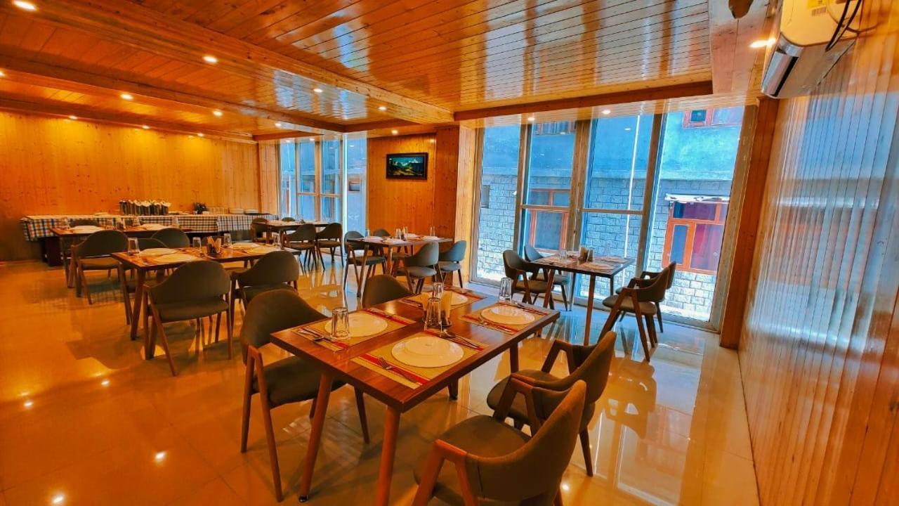 Vista Resort, Manali - ! Near Mall Road !! Hot & Cold Ac Rooms !! Best Selling !! Big Parking !! Luxury Collection !! Open Terrace !! Lift !! Playing Zone !! Property Of The Year ! エクステリア 写真