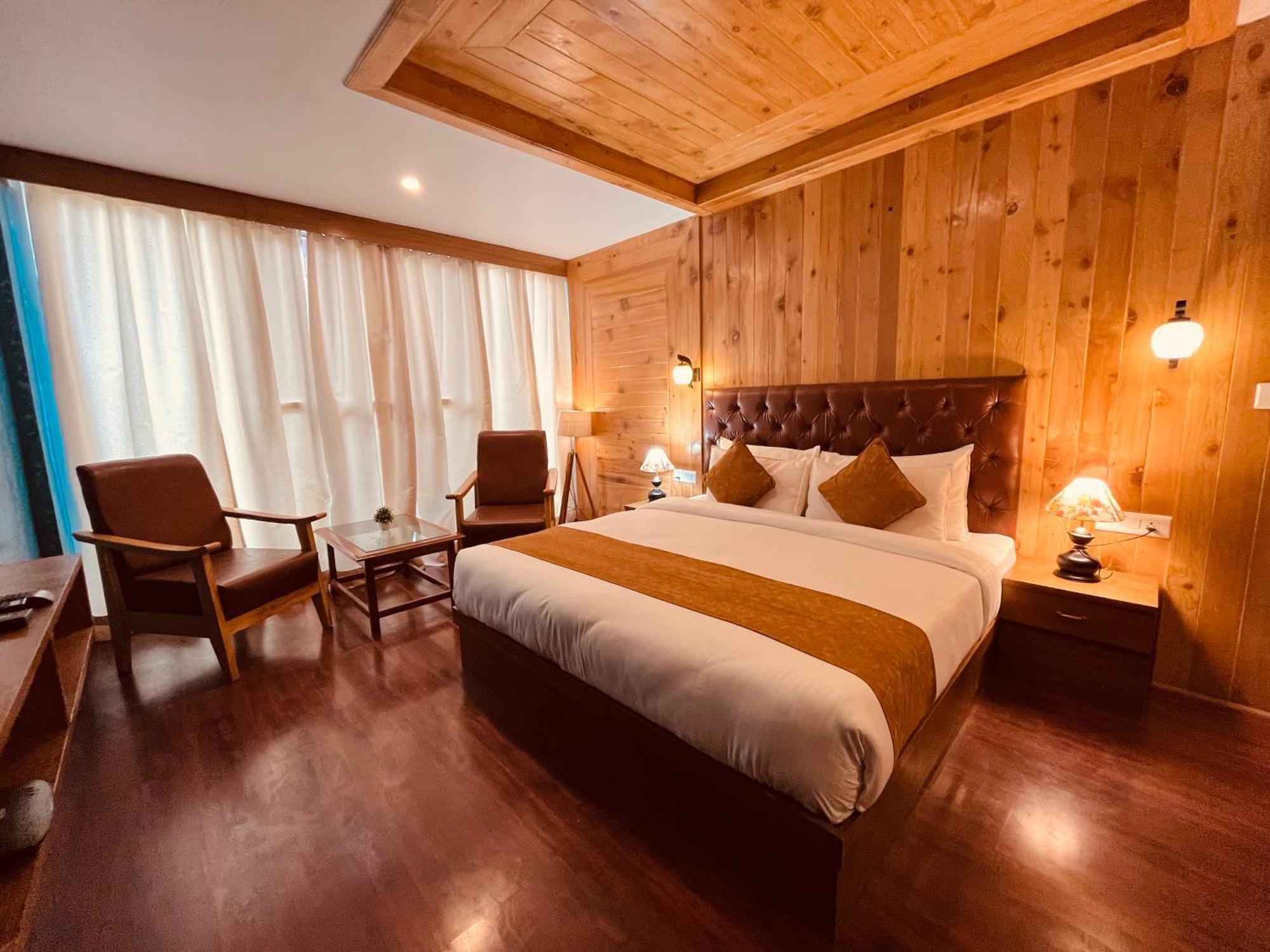 Vista Resort, Manali - ! Near Mall Road !! Hot & Cold Ac Rooms !! Best Selling !! Big Parking !! Luxury Collection !! Open Terrace !! Lift !! Playing Zone !! Property Of The Year ! エクステリア 写真
