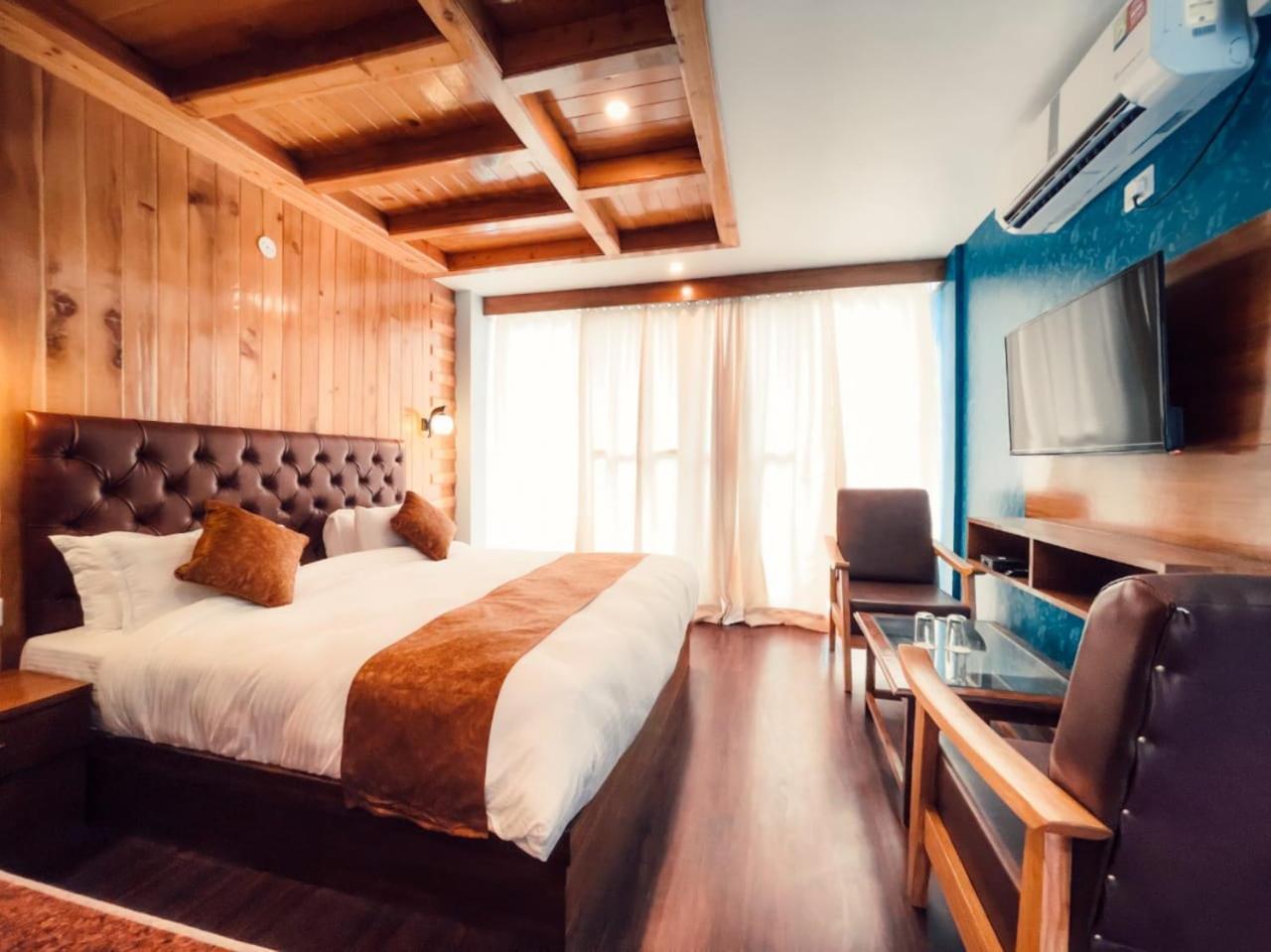 Vista Resort, Manali - ! Near Mall Road !! Hot & Cold Ac Rooms !! Best Selling !! Big Parking !! Luxury Collection !! Open Terrace !! Lift !! Playing Zone !! Property Of The Year ! エクステリア 写真