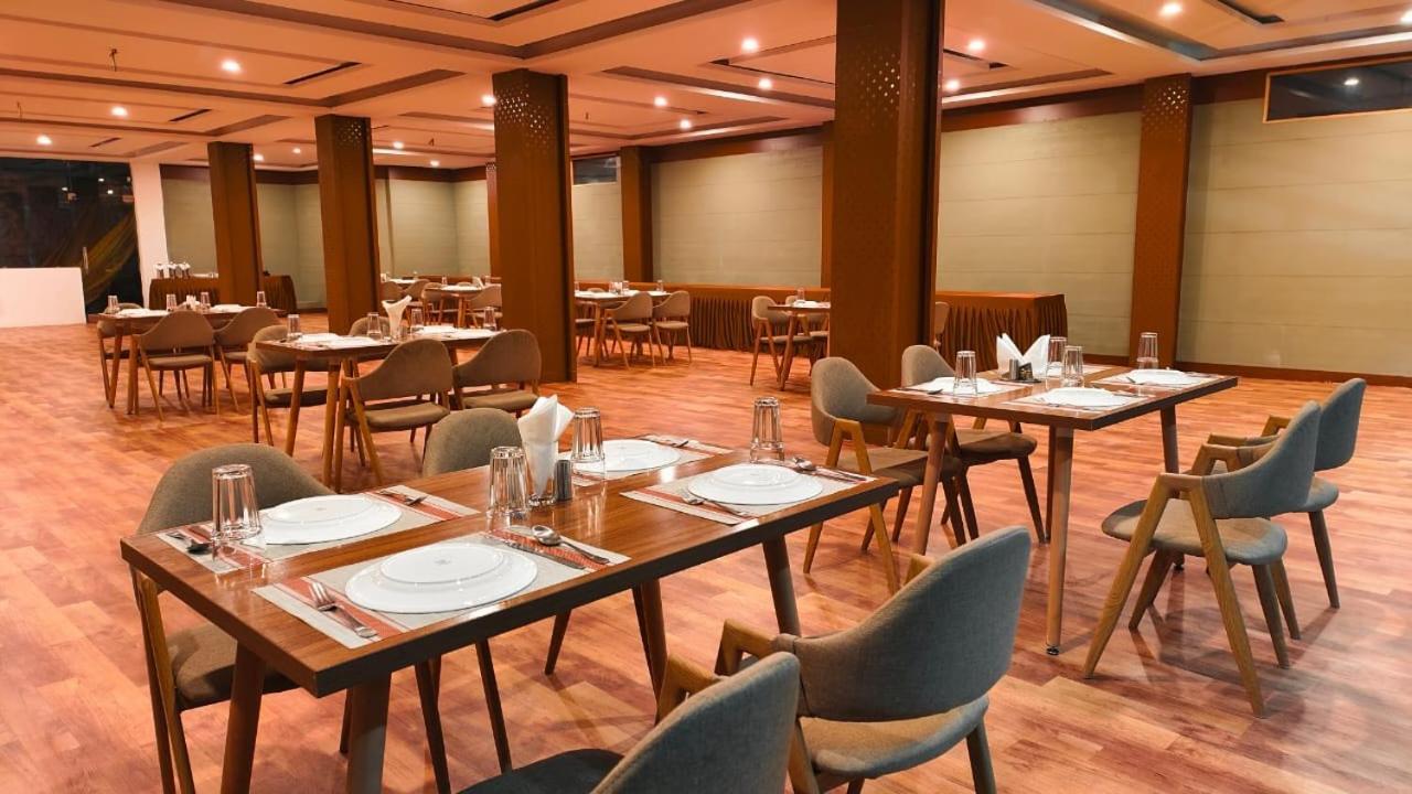 Vista Resort, Manali - ! Near Mall Road !! Hot & Cold Ac Rooms !! Best Selling !! Big Parking !! Luxury Collection !! Open Terrace !! Lift !! Playing Zone !! Property Of The Year ! エクステリア 写真