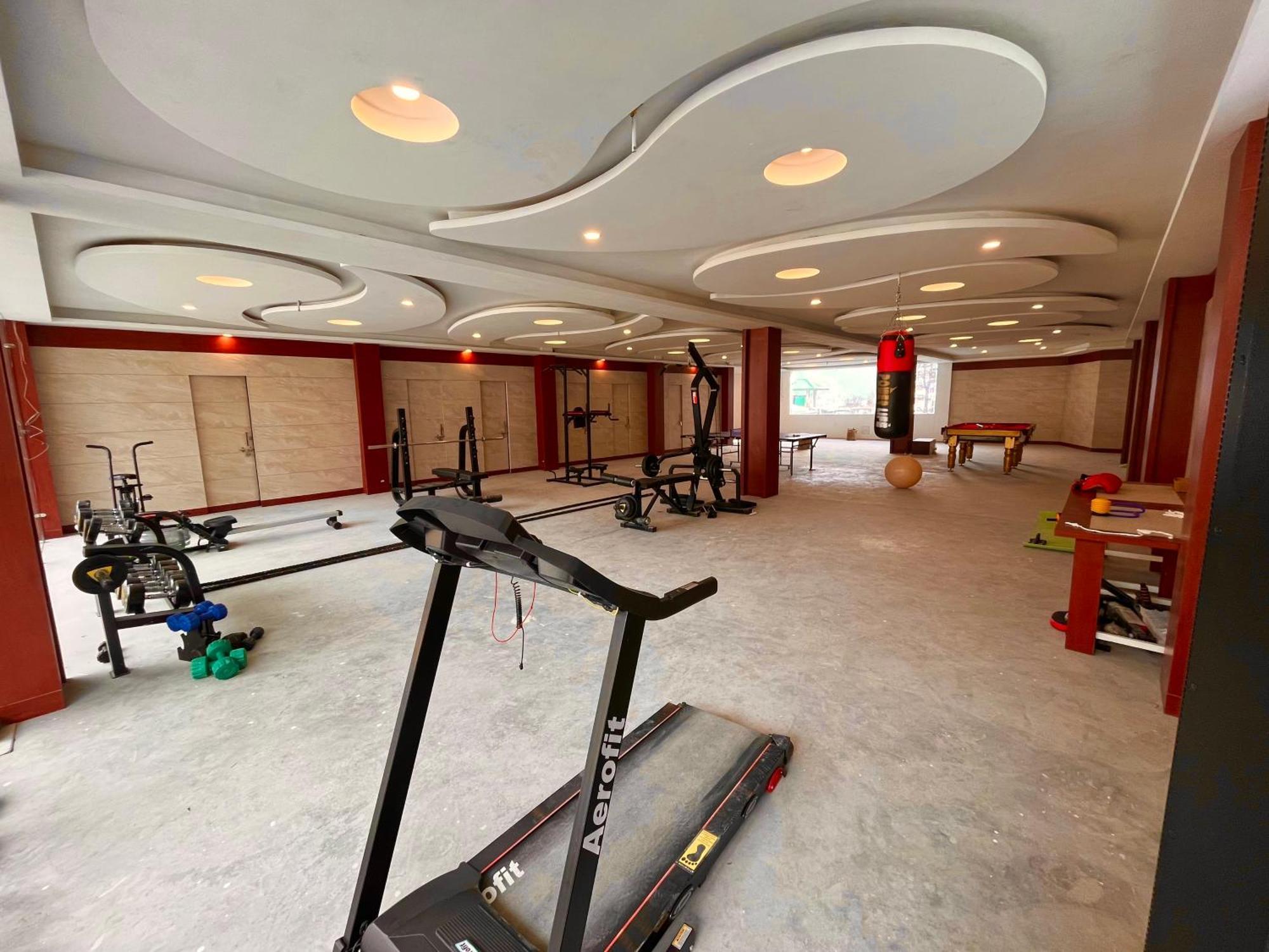 Vista Resort, Manali - ! Near Mall Road !! Hot & Cold Ac Rooms !! Best Selling !! Big Parking !! Luxury Collection !! Open Terrace !! Lift !! Playing Zone !! Property Of The Year ! エクステリア 写真