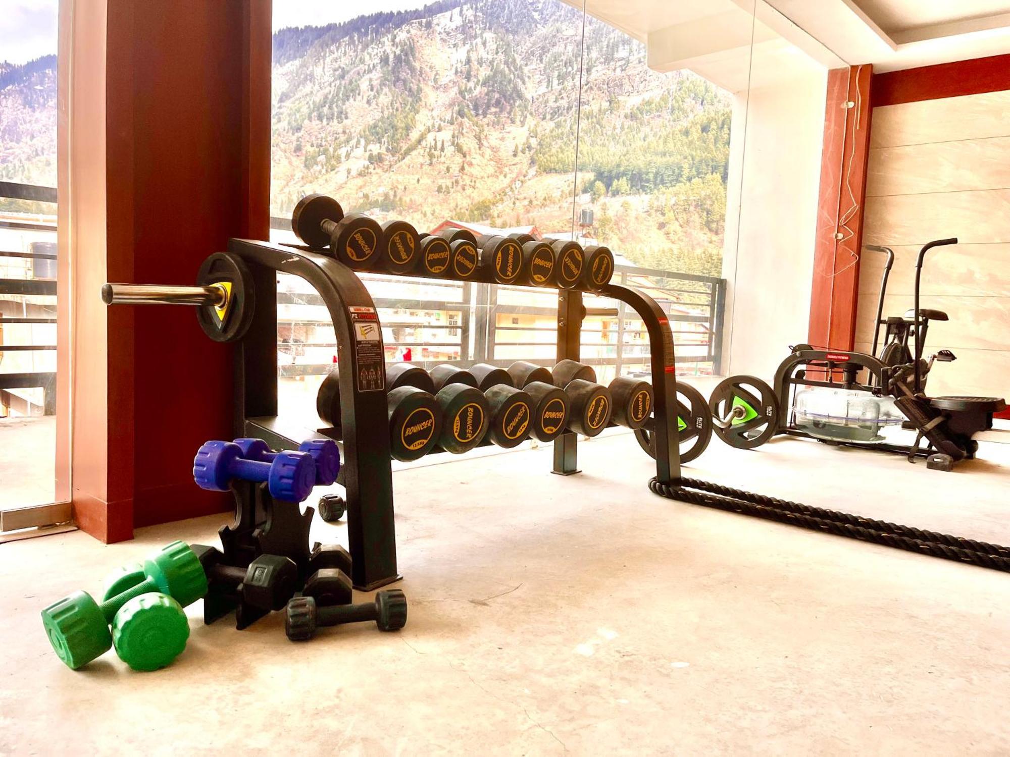 Vista Resort, Manali - ! Near Mall Road !! Hot & Cold Ac Rooms !! Best Selling !! Big Parking !! Luxury Collection !! Open Terrace !! Lift !! Playing Zone !! Property Of The Year ! エクステリア 写真