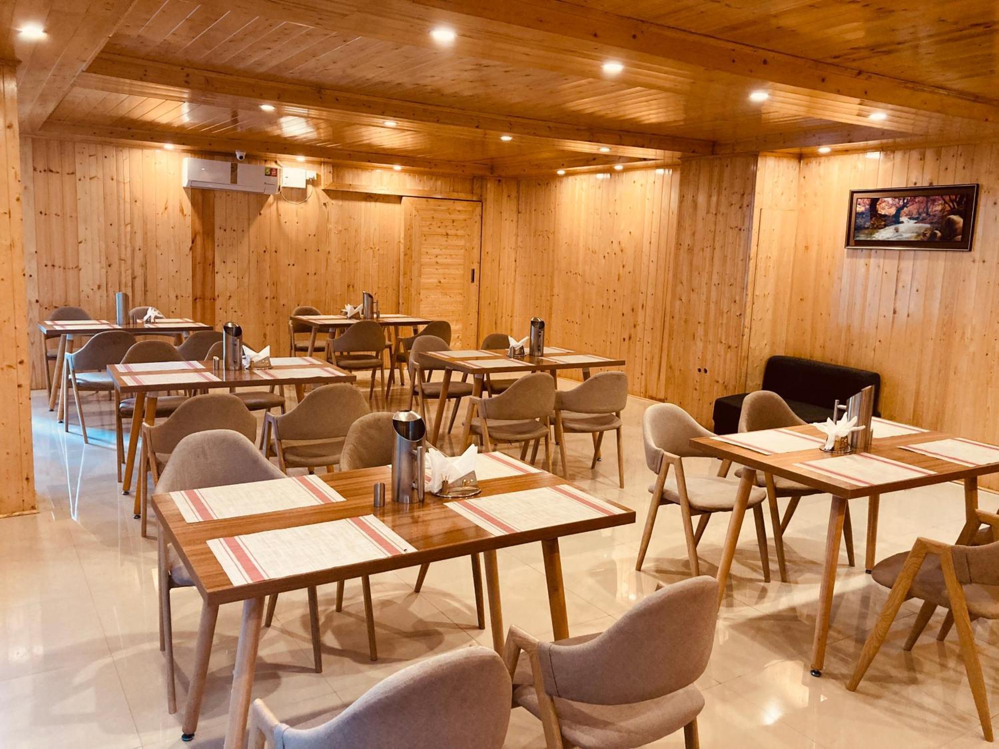 Vista Resort, Manali - ! Near Mall Road !! Hot & Cold Ac Rooms !! Best Selling !! Big Parking !! Luxury Collection !! Open Terrace !! Lift !! Playing Zone !! Property Of The Year ! エクステリア 写真